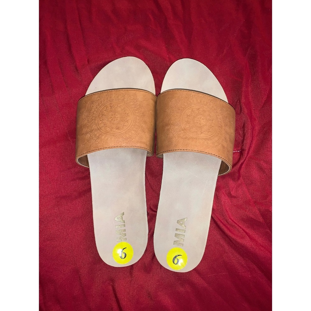 Mia: Camel faux leather slides with imprint Size 9